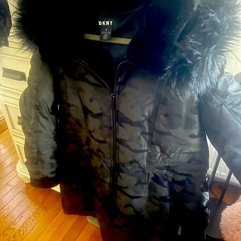 Women’s DKNY winter coat extremely warm